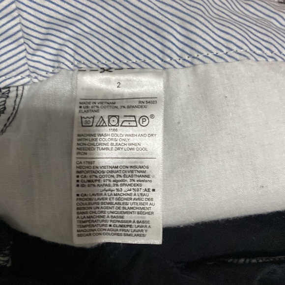 Old Navy Black High Waisted Shorts Size 2 - Picture 3 of 5